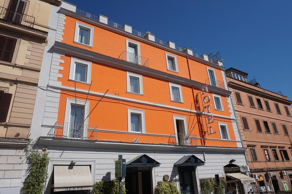 Laurentia Hotel 3*