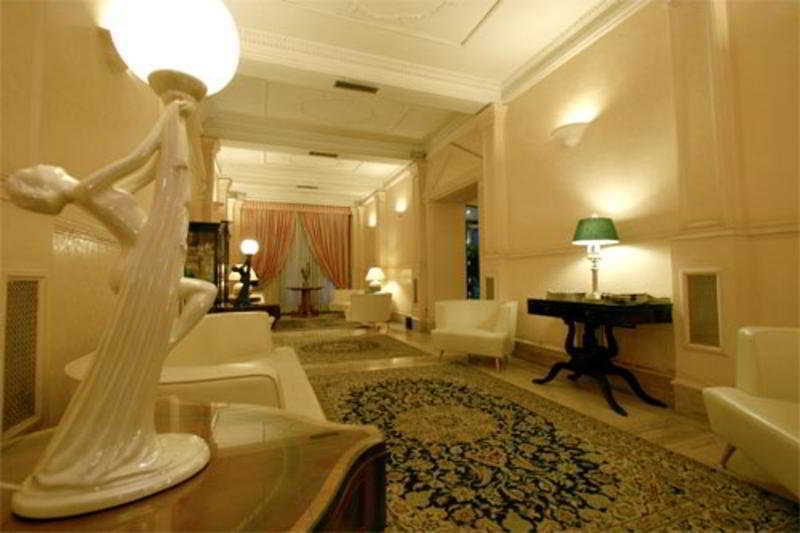 Laurentia 3*