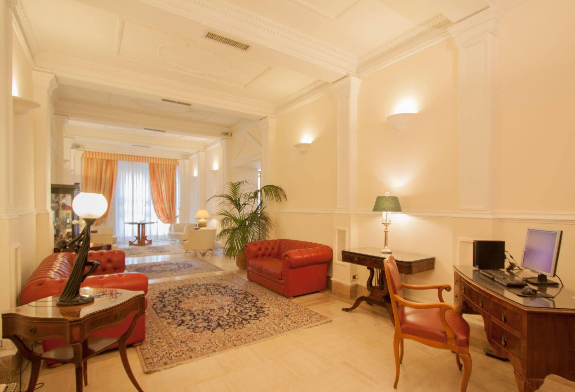Hotel Laurentia 3*