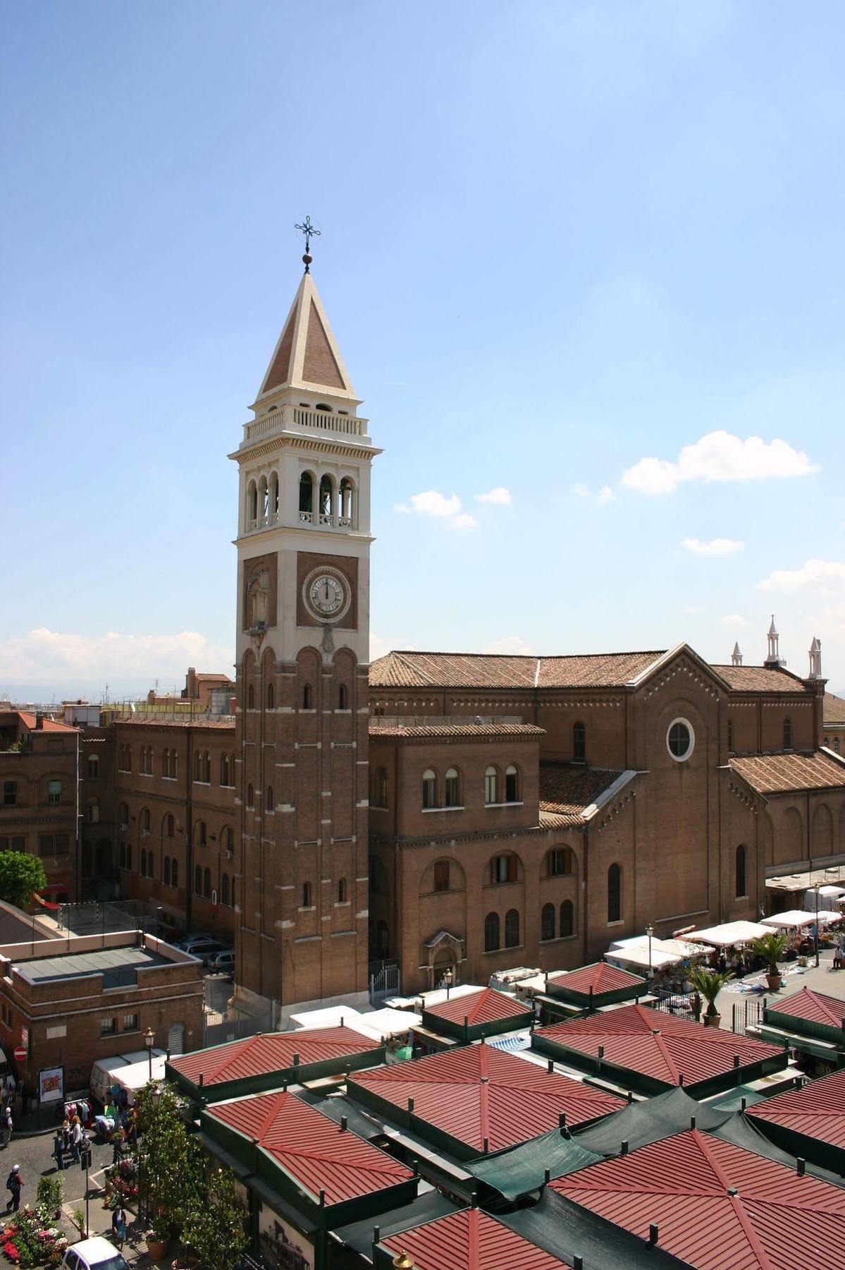 Laurentia Hotel