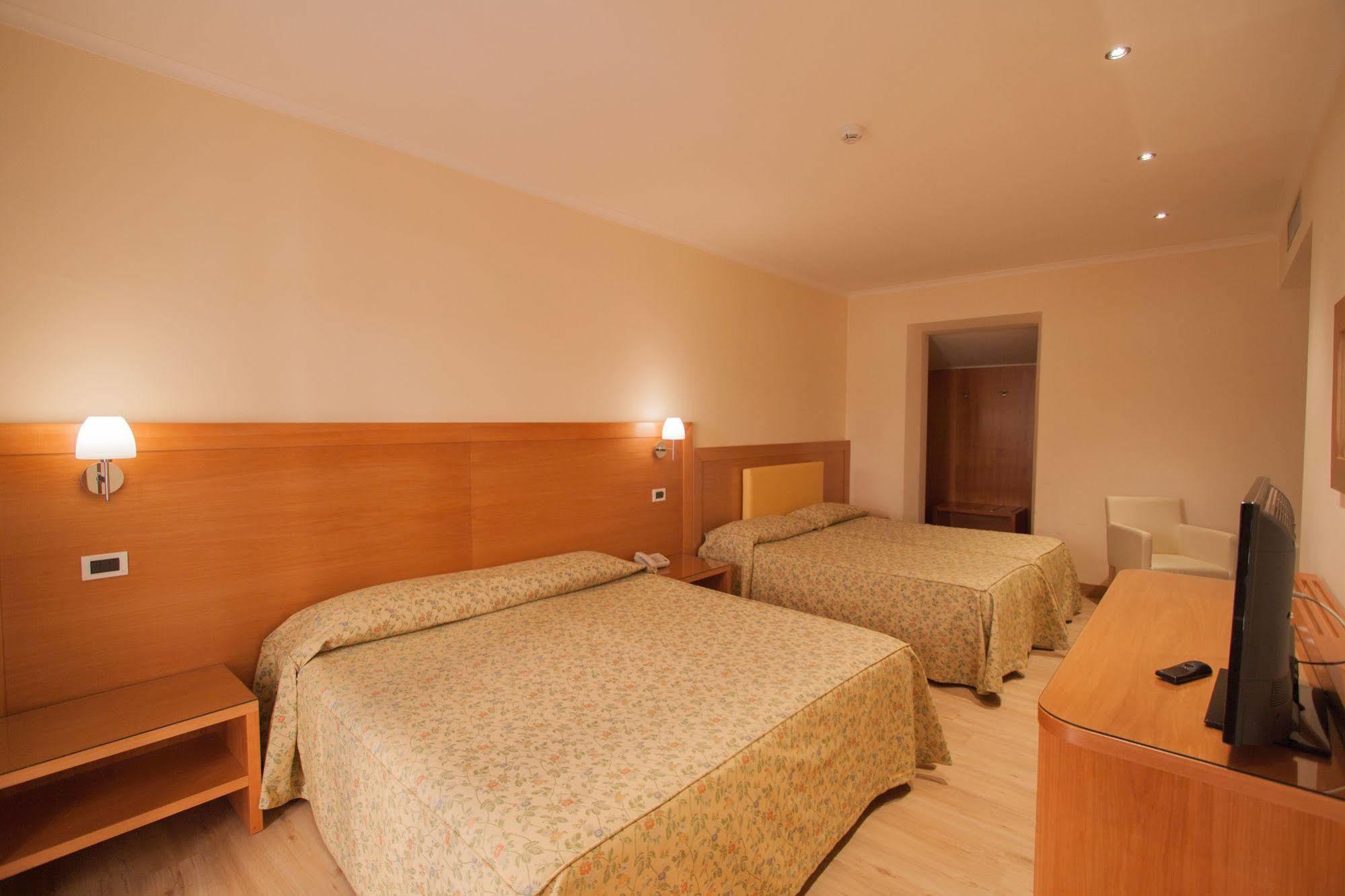 Laurentia Hotel
