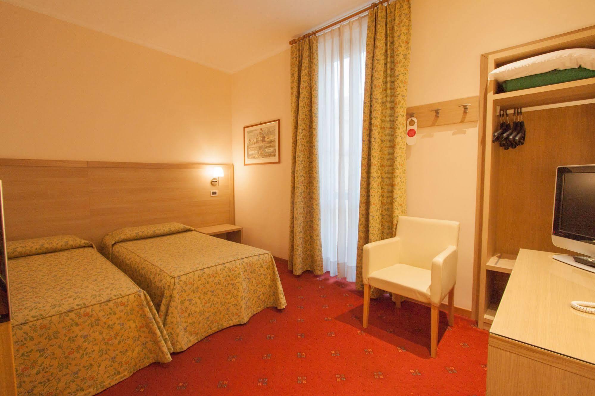 Laurentia 3*